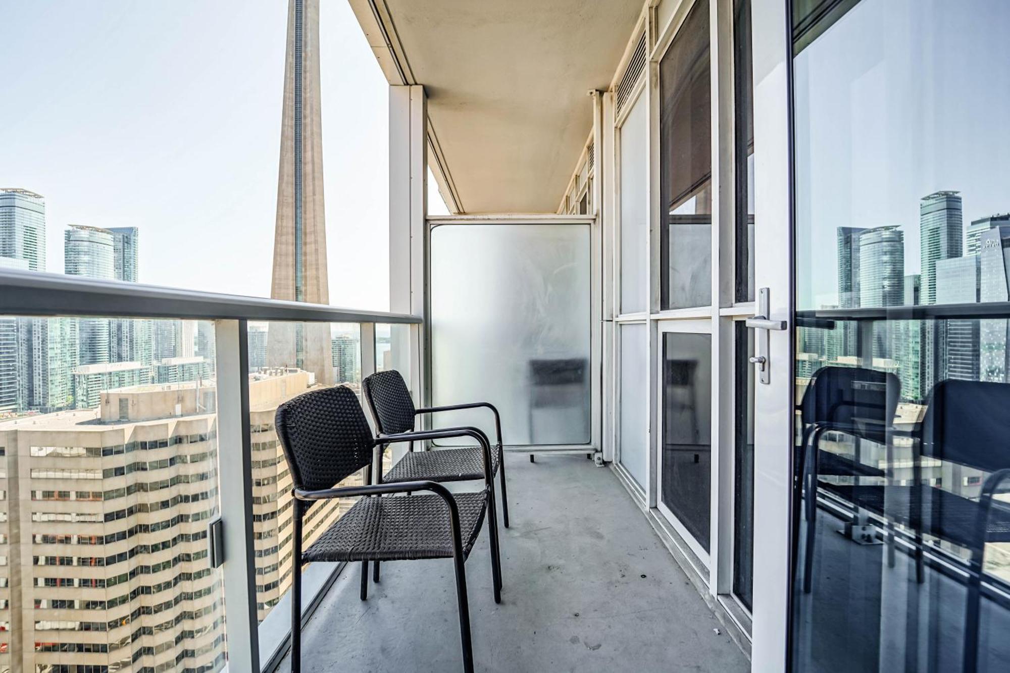 Chol Furnished Suites Heart Of Downtown Toronto, 2 Beds, Free Parking, Cn Tower View Exterior foto