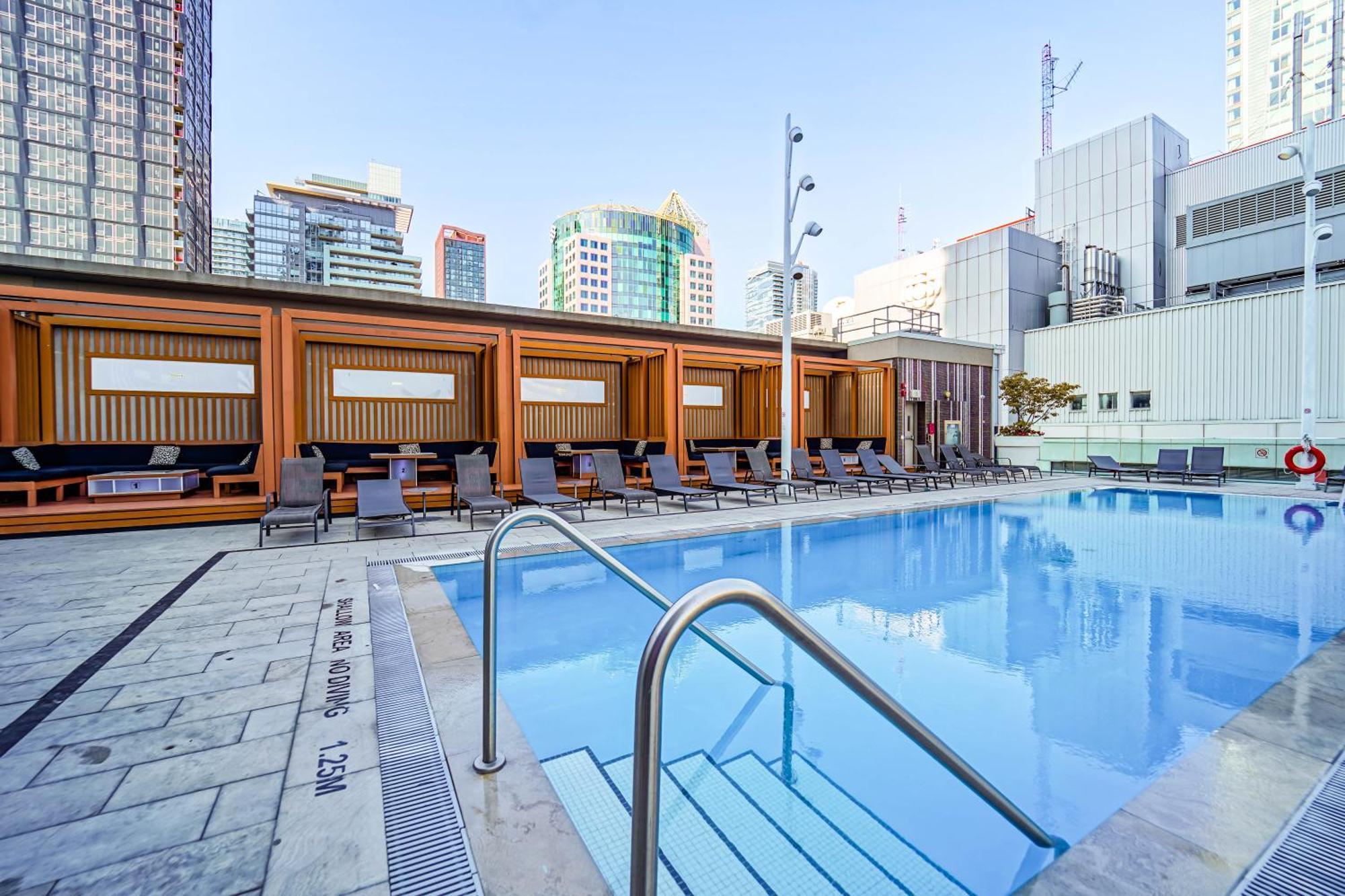 Chol Furnished Suites Heart Of Downtown Toronto, 2 Beds, Free Parking, Cn Tower View Exterior foto