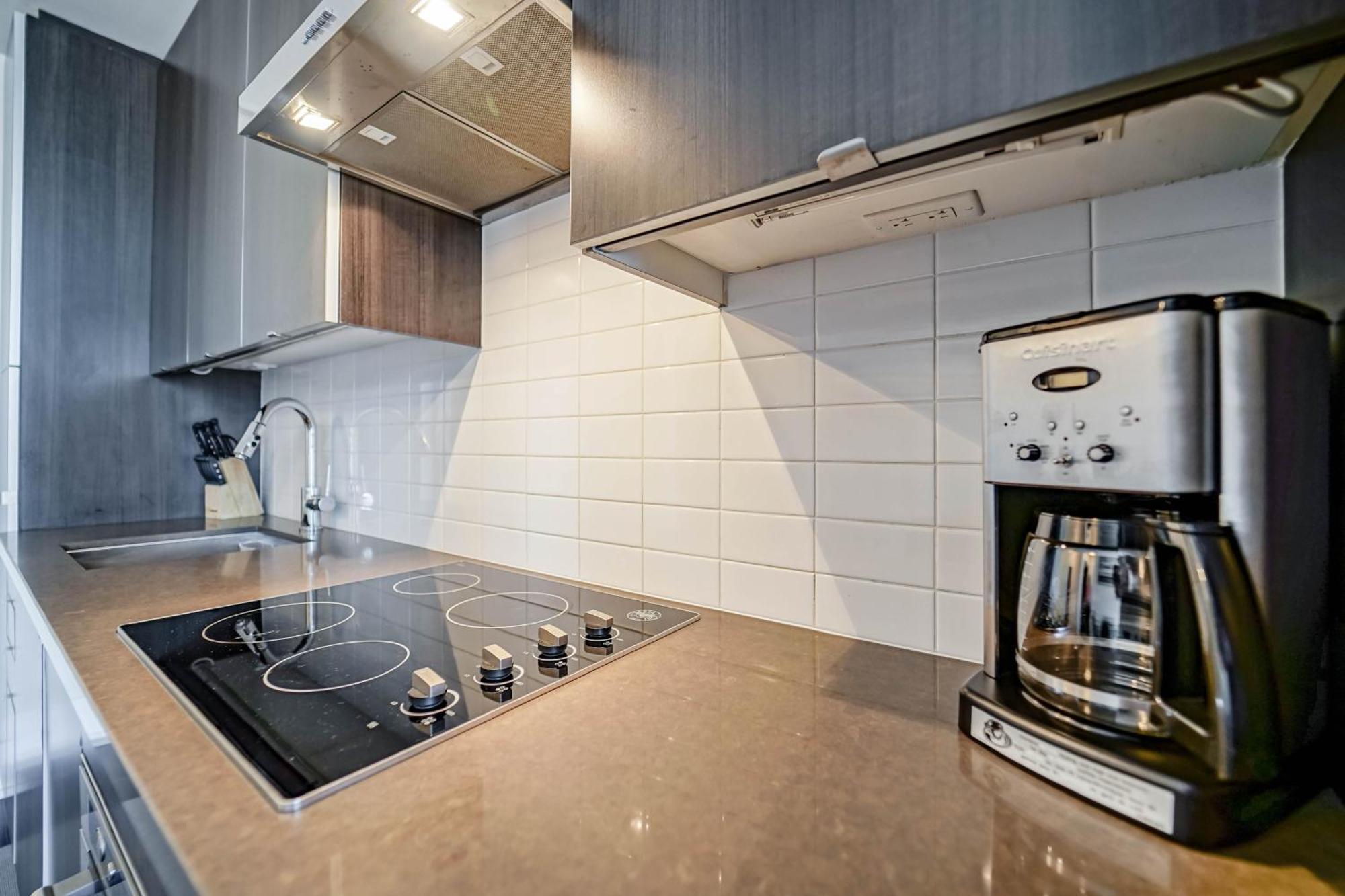 Chol Furnished Suites Heart Of Downtown Toronto, 2 Beds, Free Parking, Cn Tower View Exterior foto